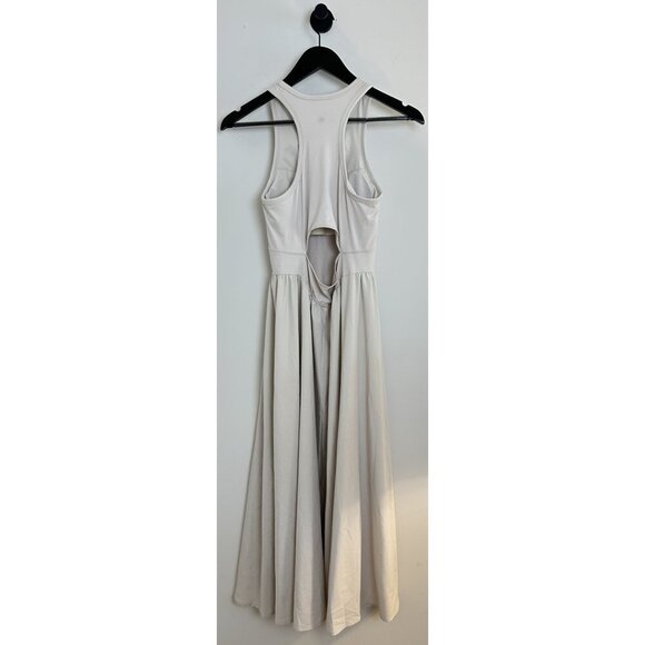 Elegant White Sleeveless Dress - Picture 7 of 16